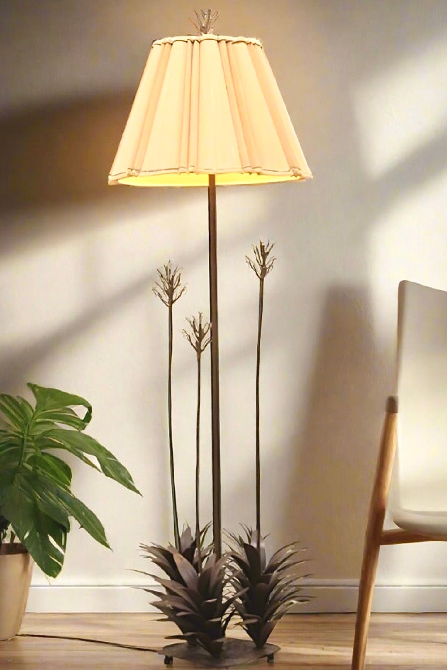 Metal Yucca Shaped Floor Lamp