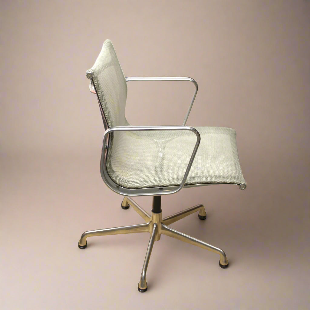 Vintage Eames Aluminum Group Executive Desk Chair