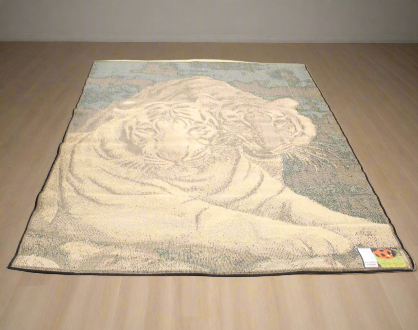 Vintage White Tiger Area Rug