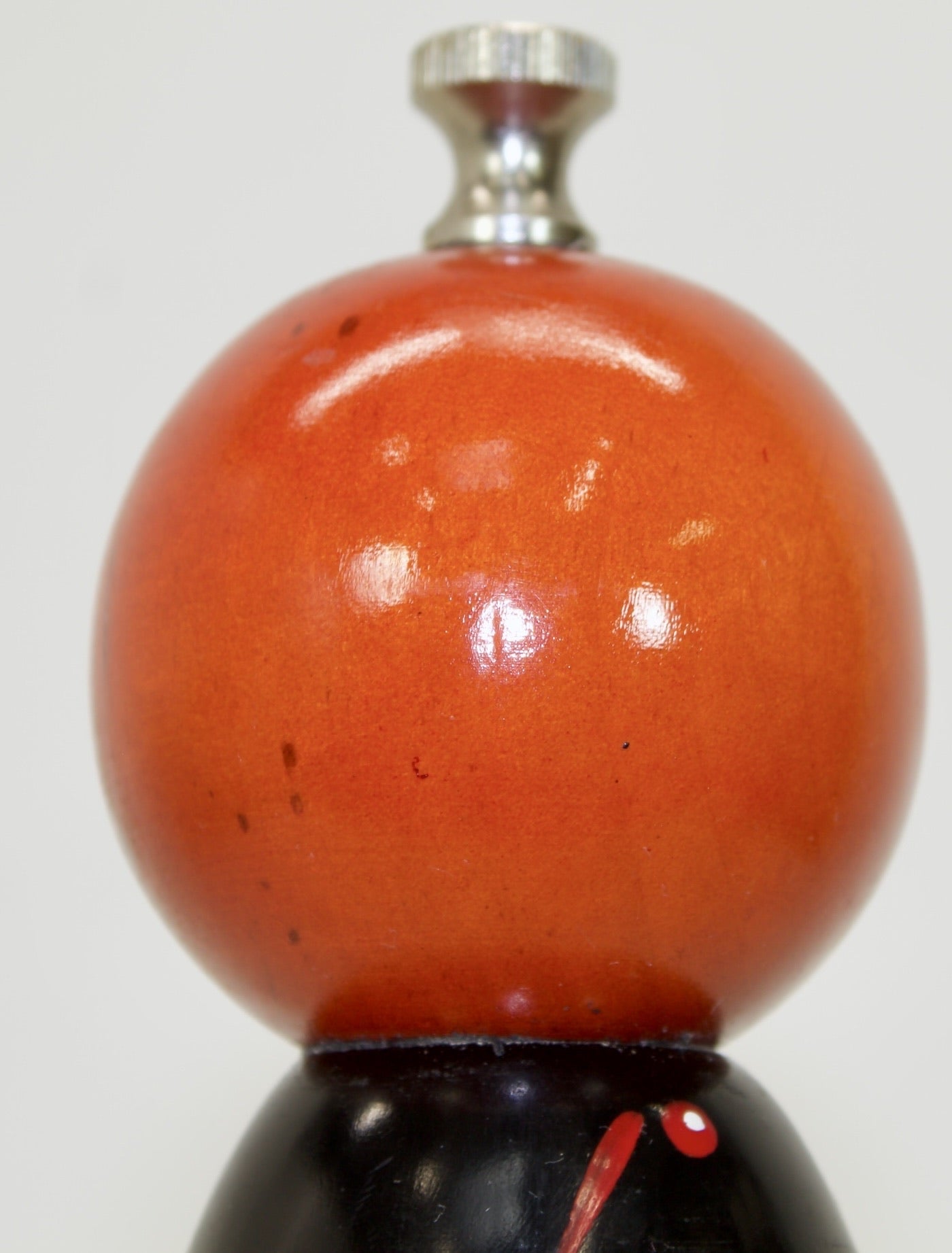Robert Wilhelm deigned Pepper Grinder top