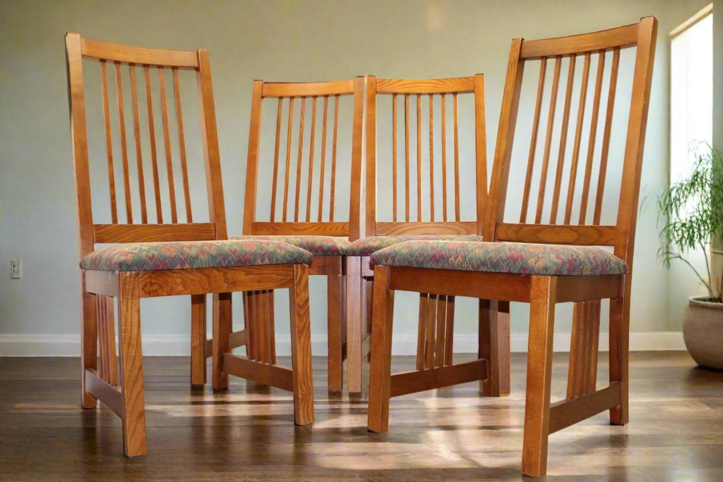 Late 20th Century Set of 4 Red Oak Dining Chairs | Bassett Furniture - OffCenterModern