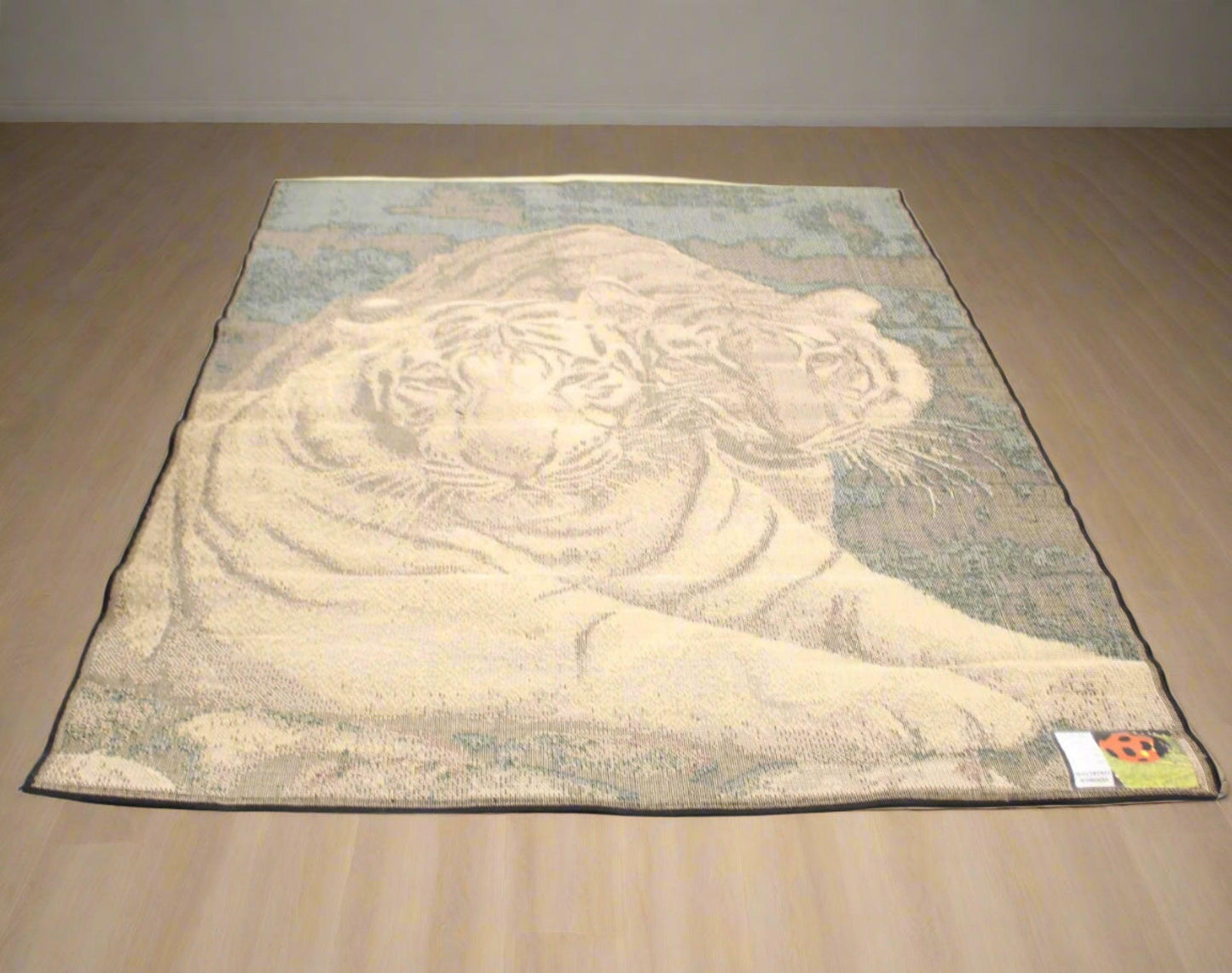 Vintage White Tiger Area Rug