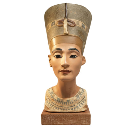 1961 Alva Museum Replicas Nefertiti Bust.