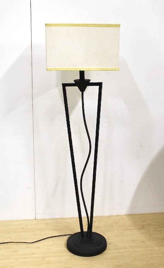 Black Metal Squiggle Floor Lamp