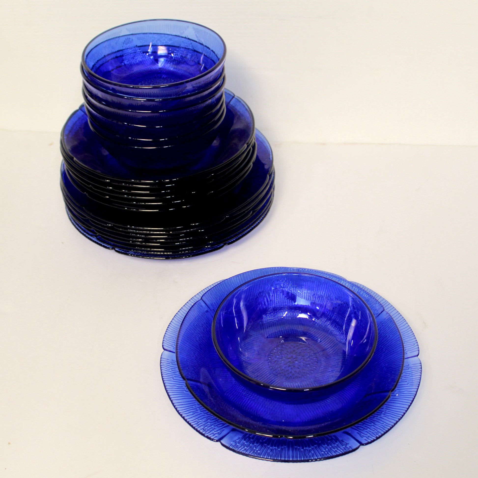 23 Pc. Blue Glass Sunflower Design | Forte Crisa Mexico