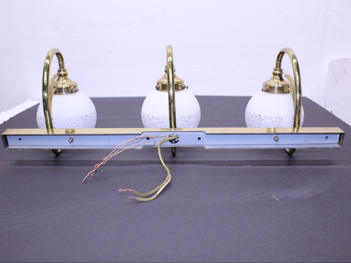 Vintage 3 Arm Brass Vanity Light