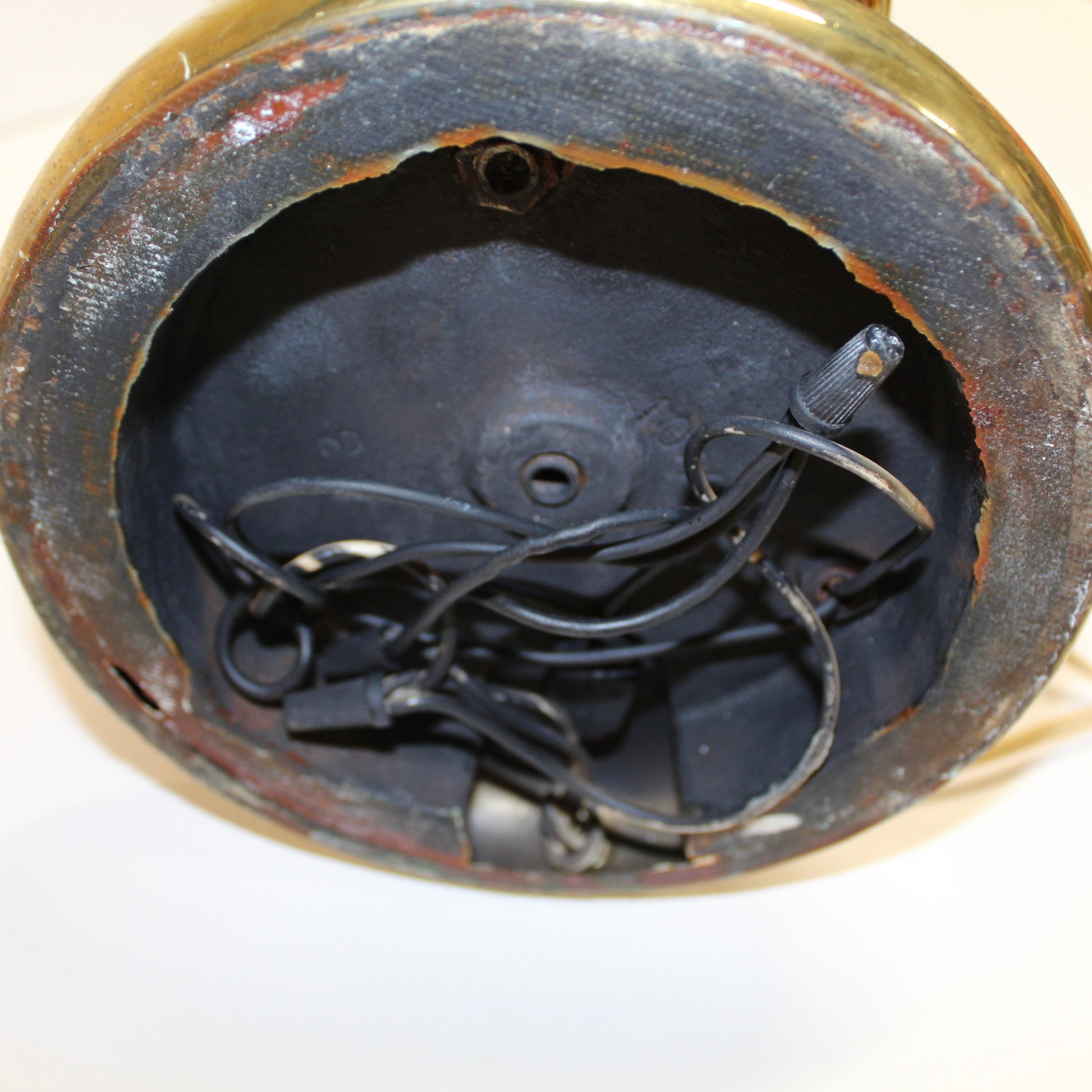 Brass Planter Double Globe Lamp