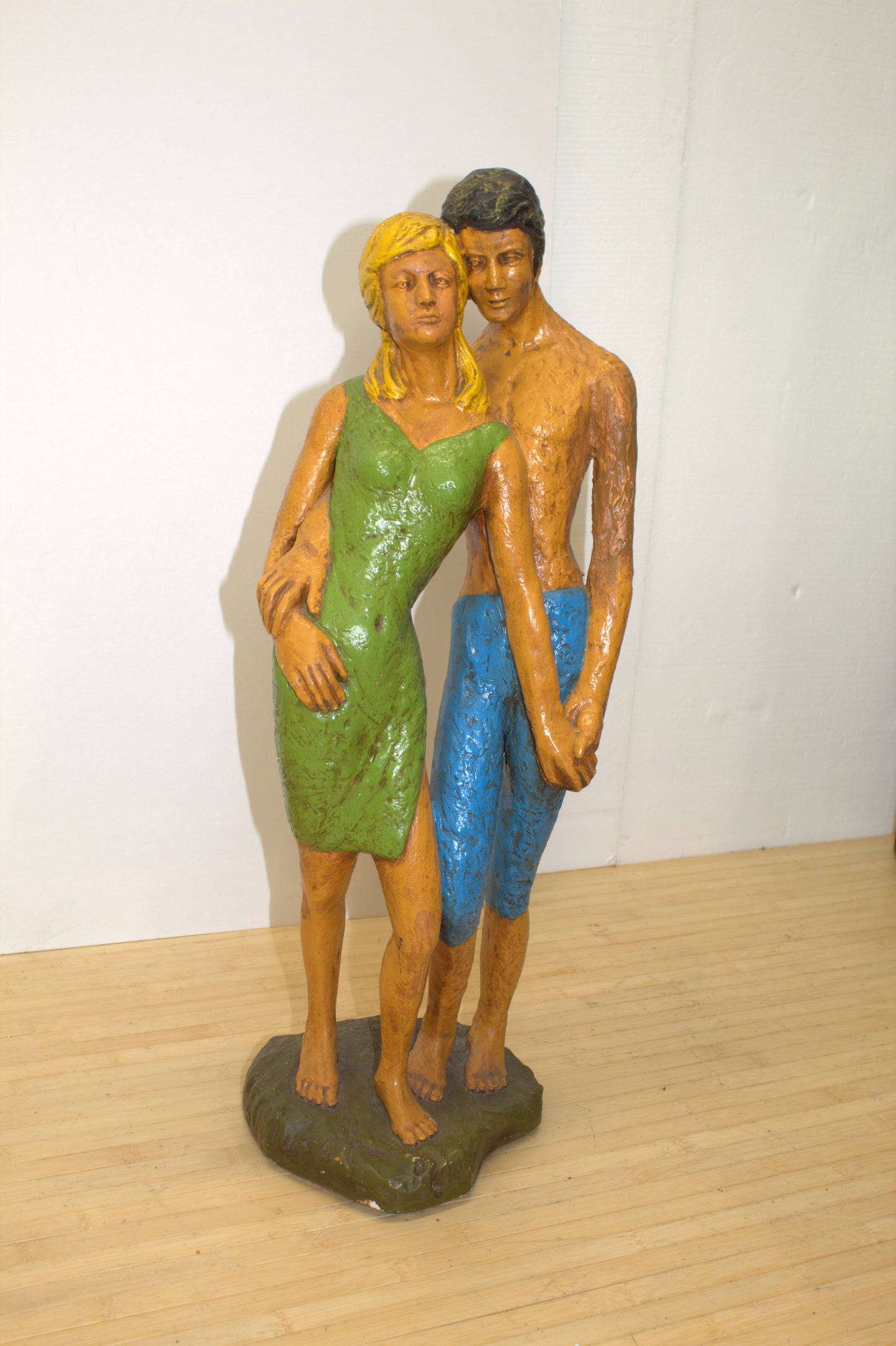 Loving beach couple Chalkware sculpture 