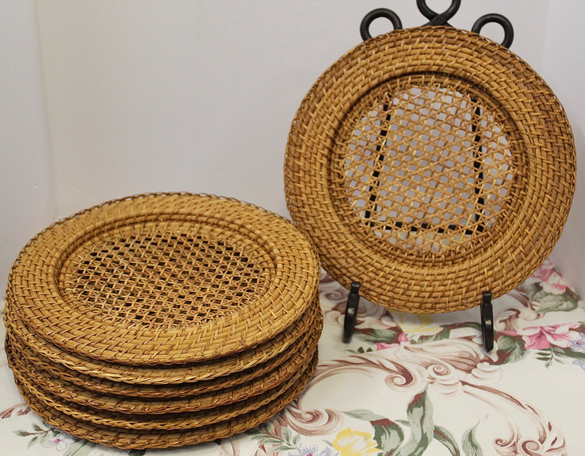 Vintage Rattan Plate Charger | 7 Pc.
