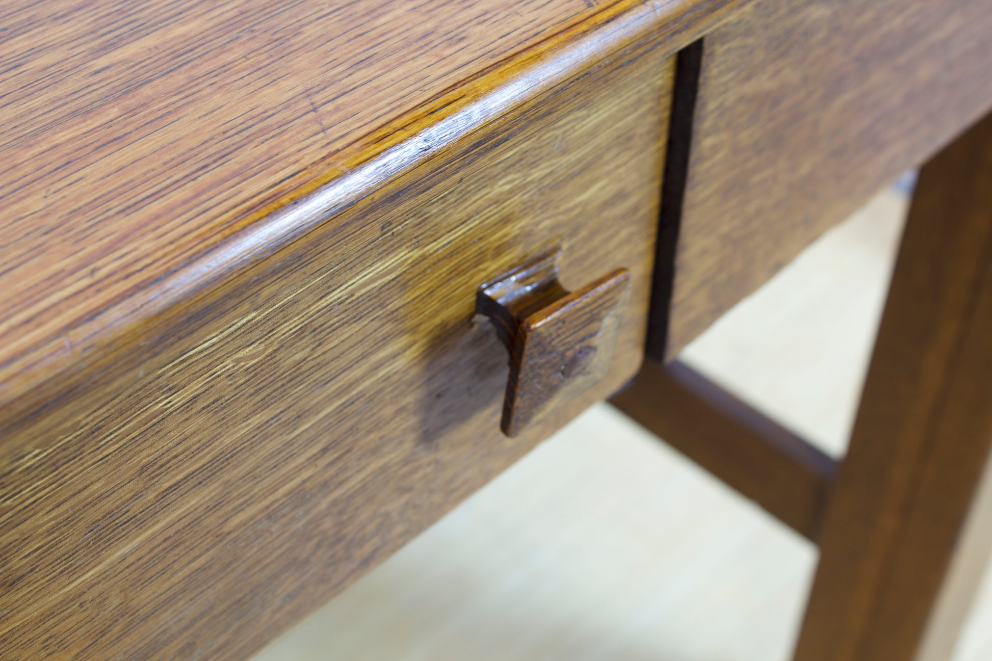 Solid Oak Mission-Style Desk drawer knob