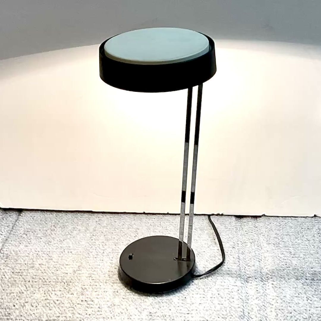 1970s Black & Chrome Round Desk Lamp  | Litghtolier
