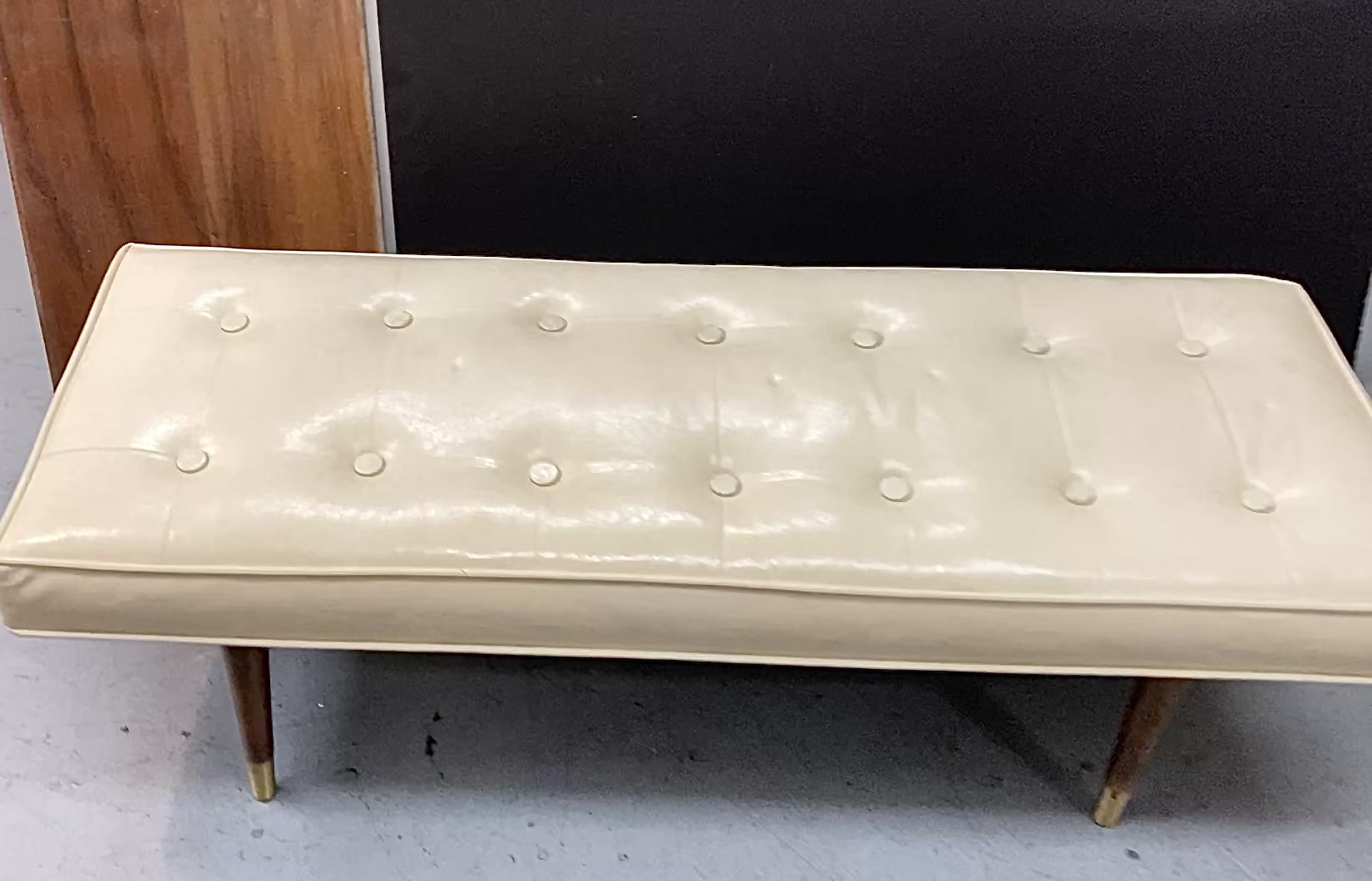 1950s Tufted White Leather Bench with Tapered Legs