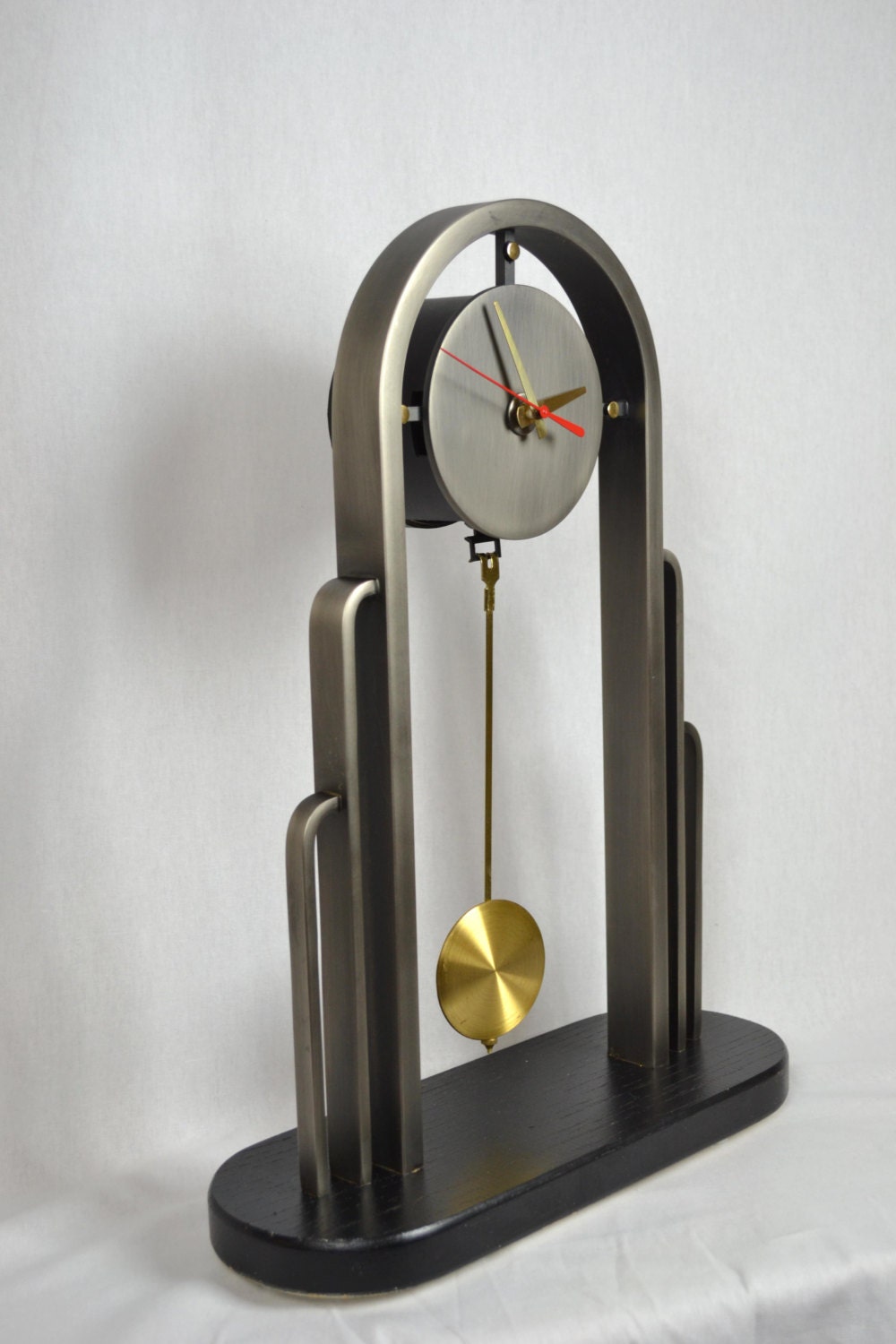 Vintage Modern Mantel Clock | Design Institute of America