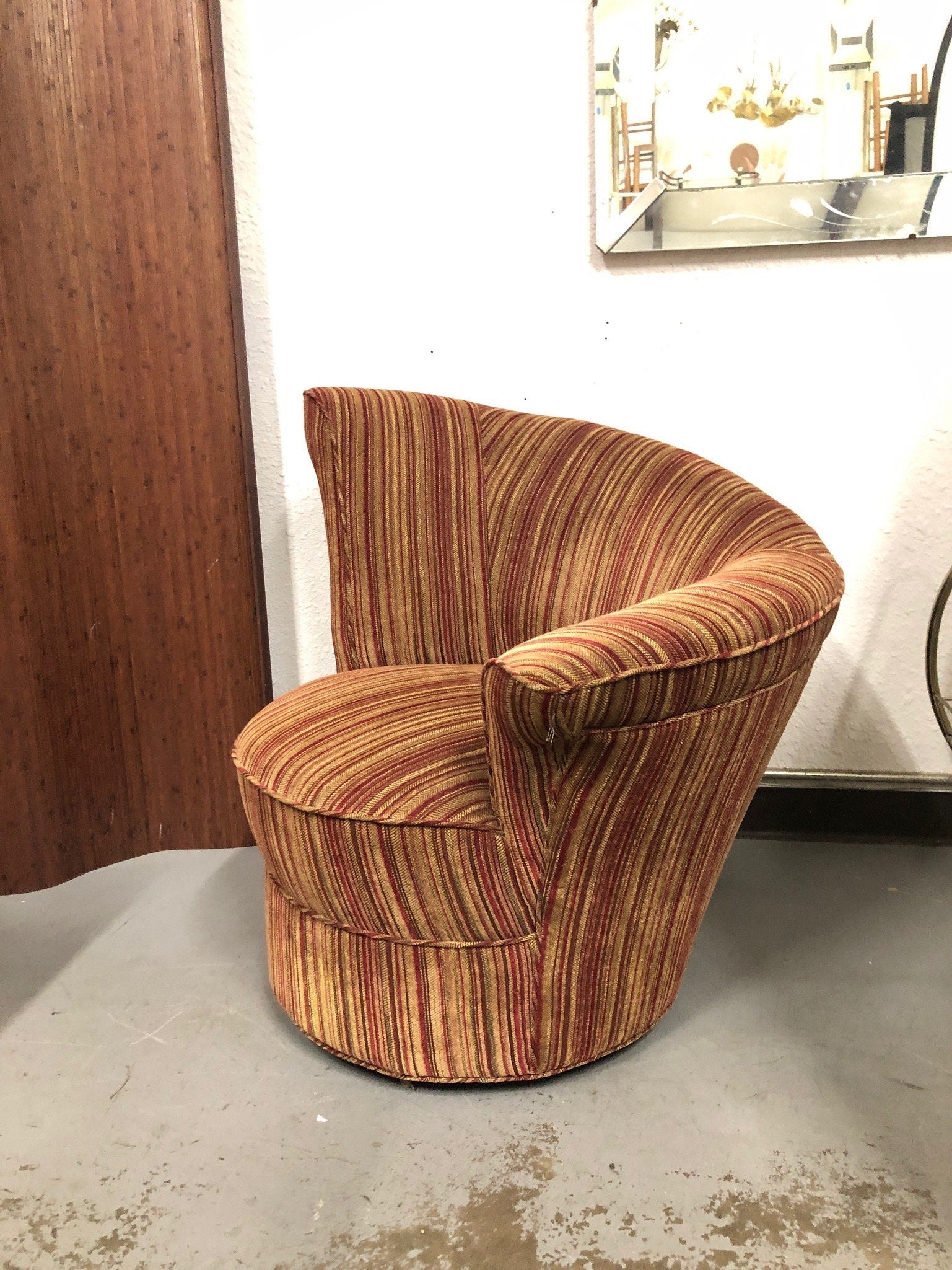 Flared Velour Round Corkscrew Lounge Chair