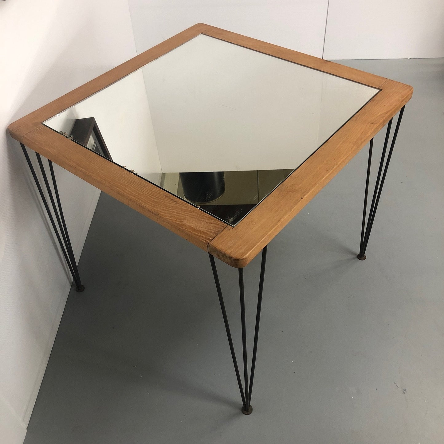 Ficks Reed Sol-Air Mirror Top Square Table
