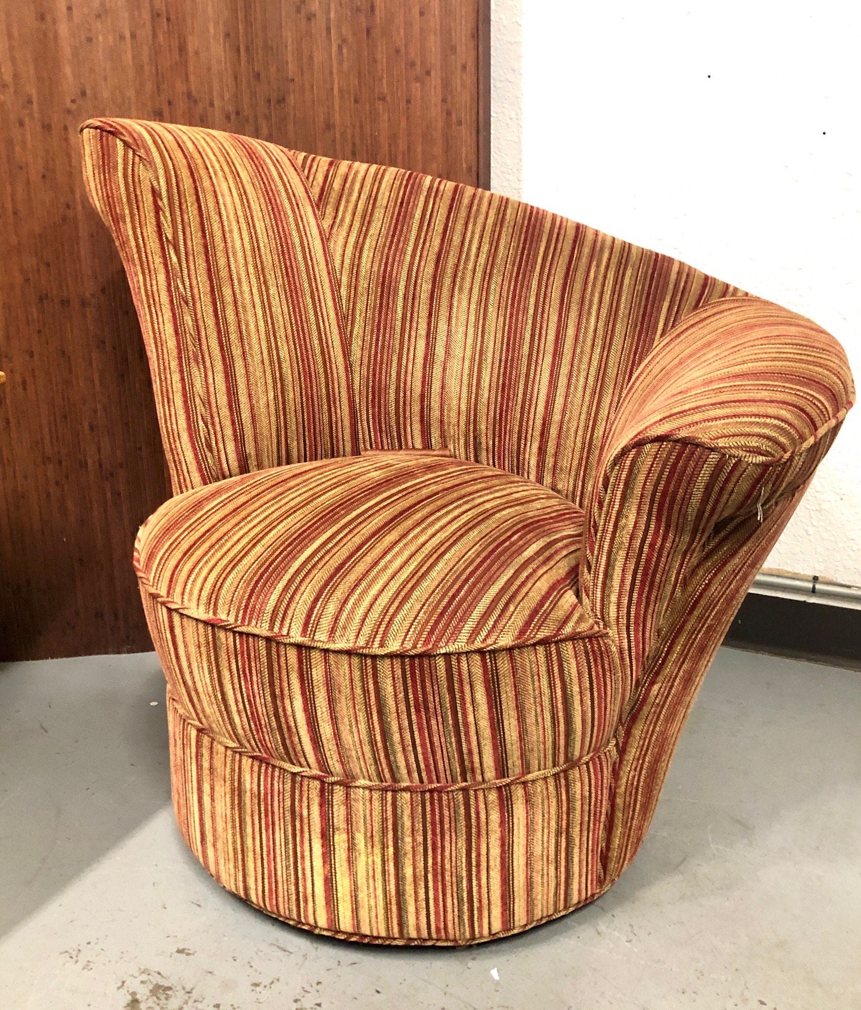Flared Velour Round Corkscrew Lounge Chair