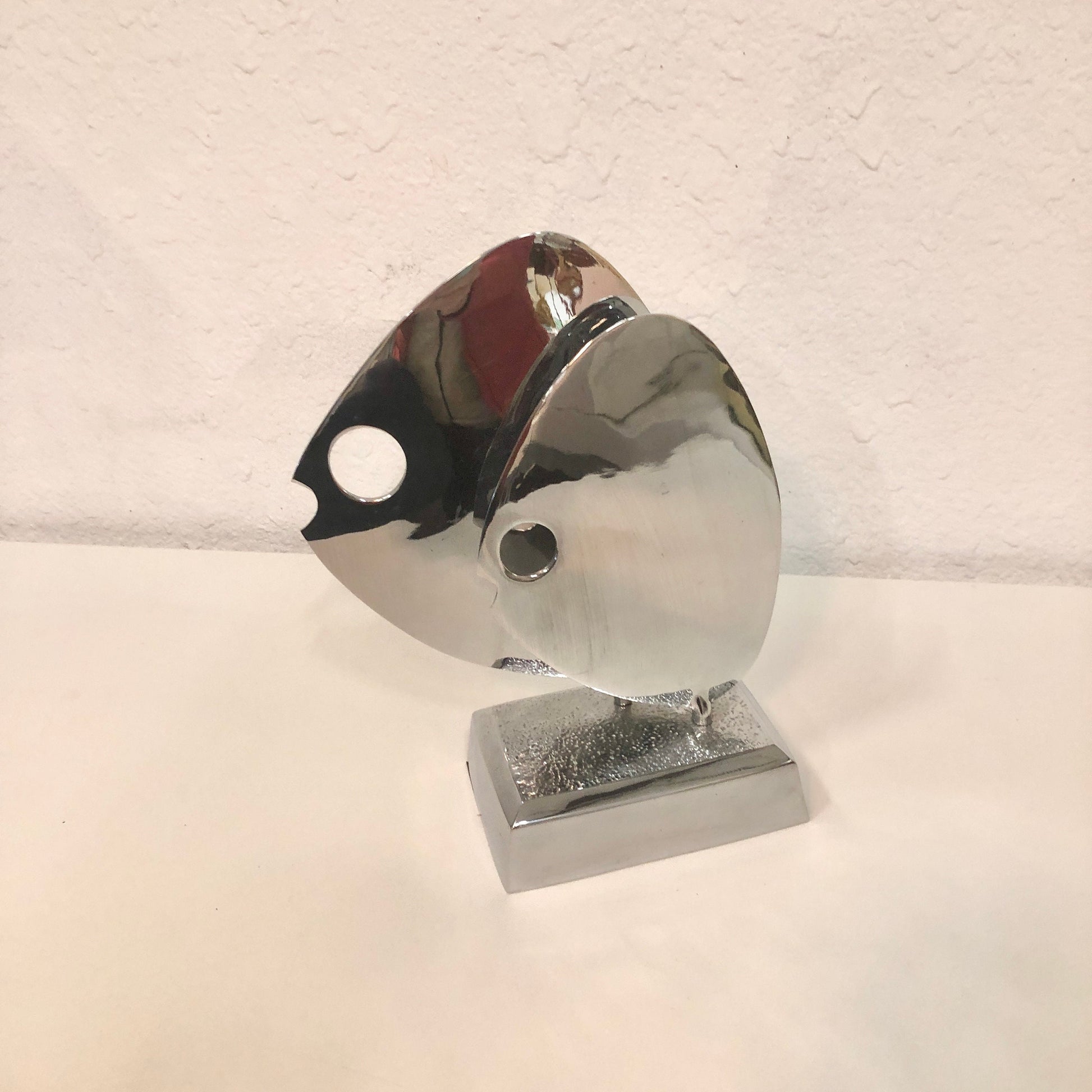 Chrome Modern Fish Sculpture | Hattakitkosol Somchai
