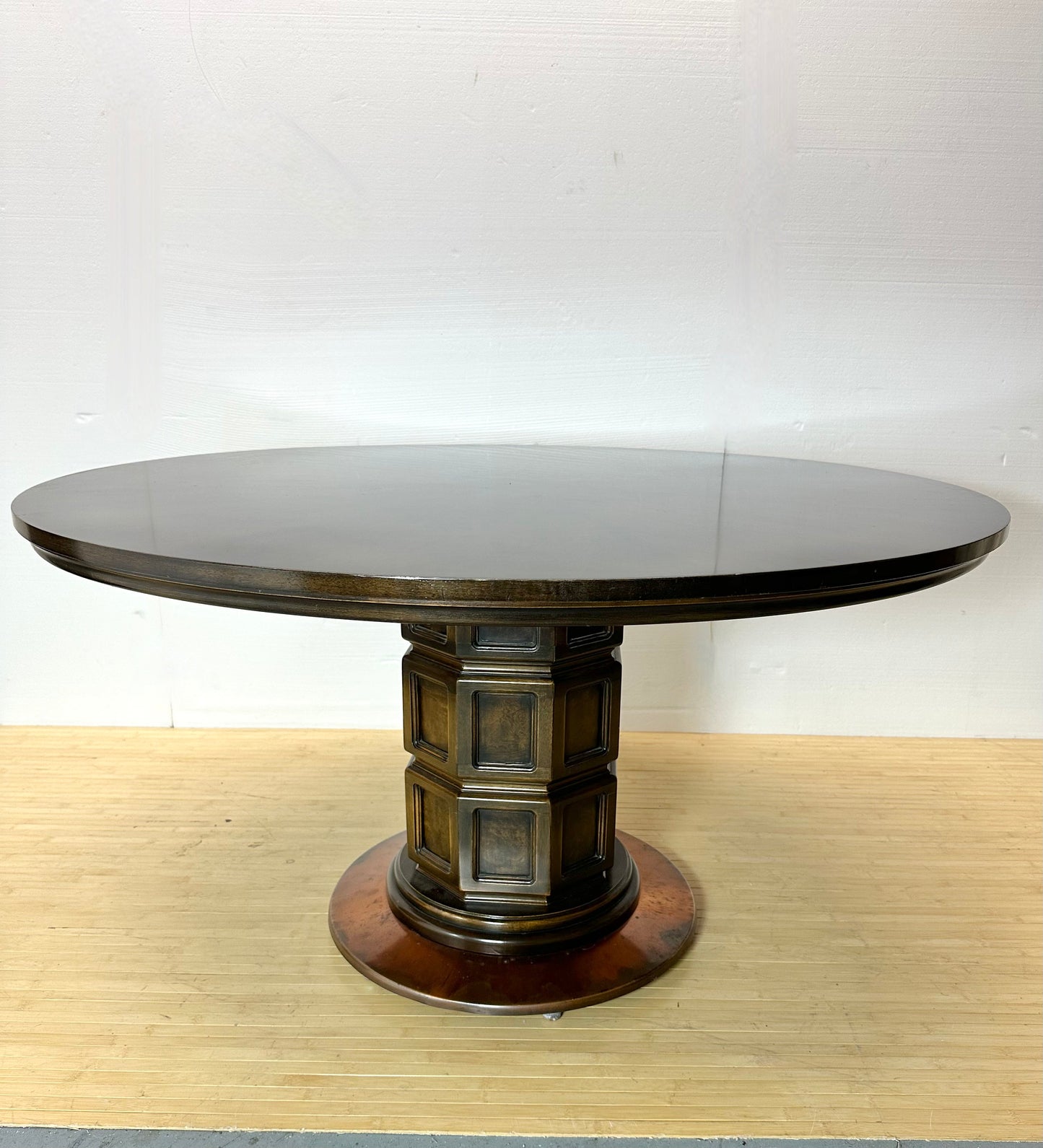 Superior Seating Cool Widdicomb Game Table with 4 Leather Club Chairs from SHOPNAME]